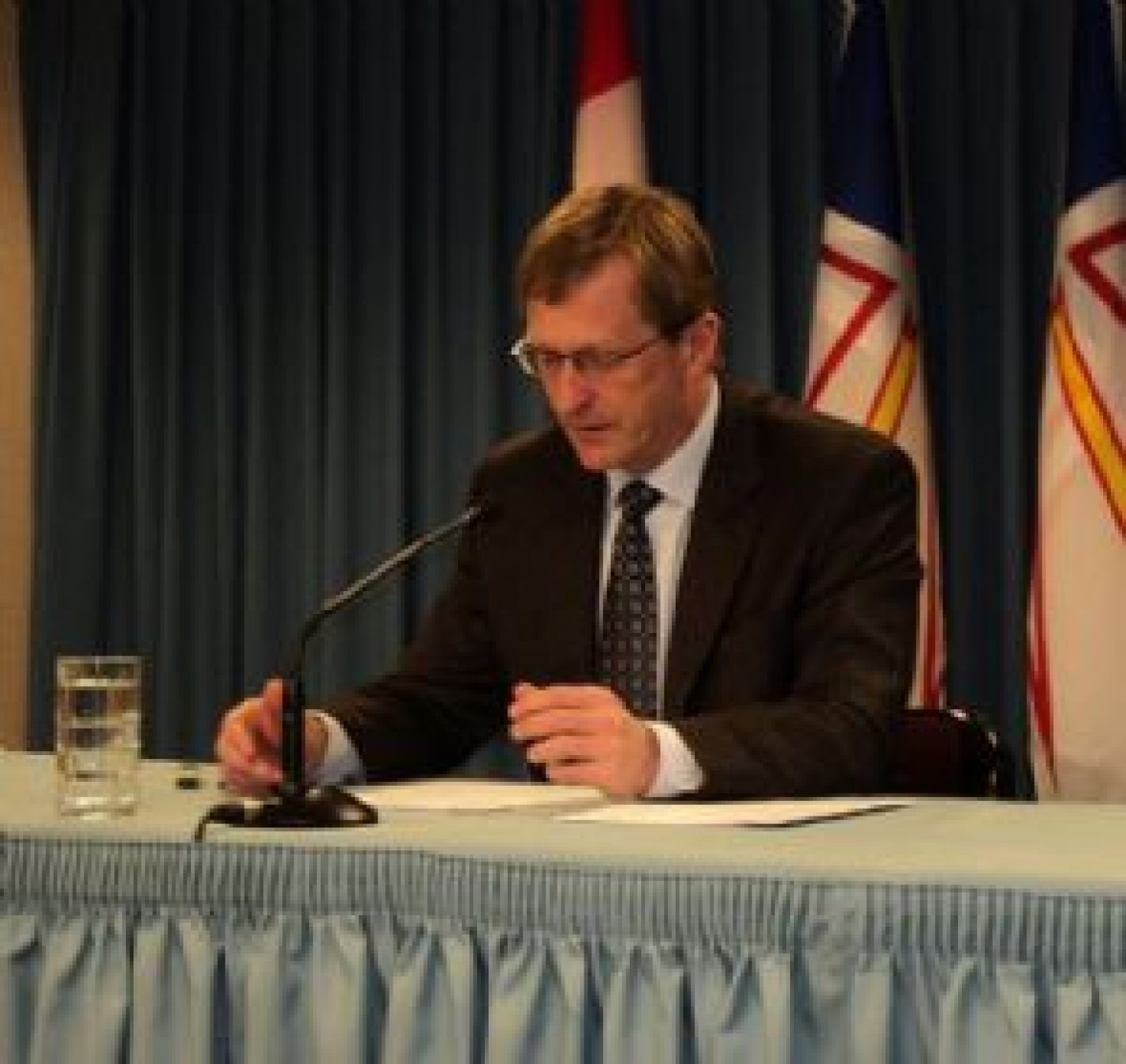 NLEC asks government to reduce spending and restructure pensions at pre-budget consultations